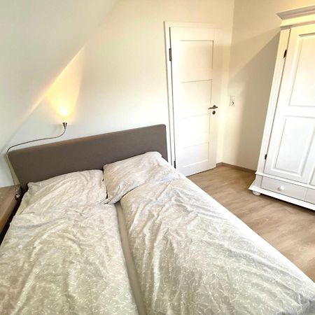 Ferienwohnungen Meerhuus_ 45229 Ditzum Habitación foto